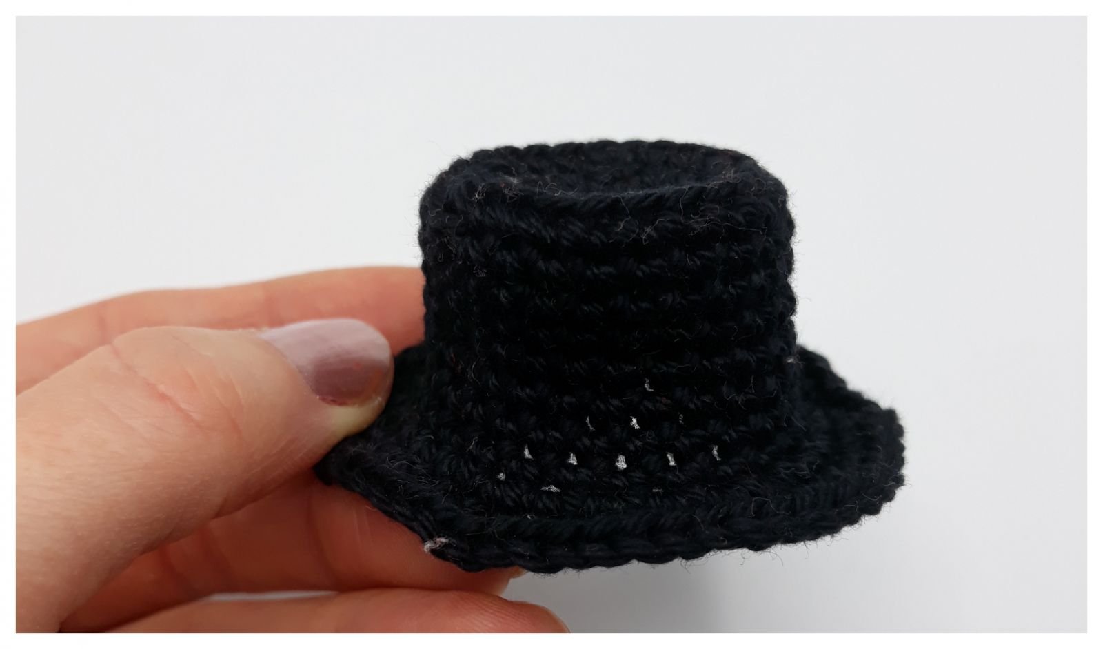 Blog-Inhaltsbild für 'Festliches Otterpärchen, kostenlose Häkelanleitung'